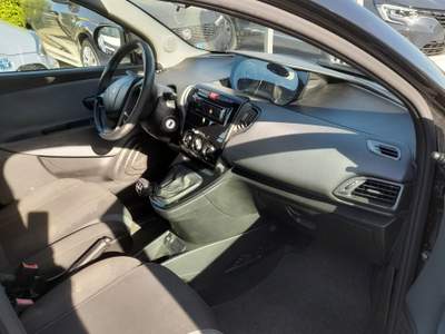 Lancia Ypsilon 5 porte Gold Nero usata Castel Gandolfo