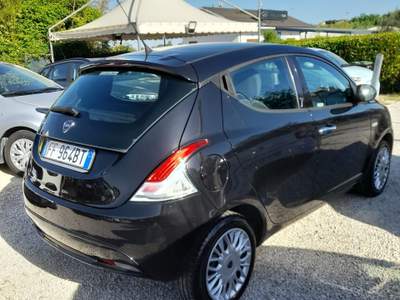 Lancia Ypsilon 5 porte Gold Nero usata Castel Gandolfo