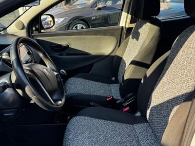 Lancia Ypsilon 5 porte GPL Silver Bianco usata SOMMA VESUVIANA