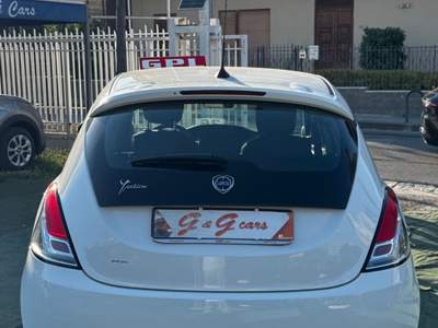 Lancia Ypsilon 5 porte GPL Silver Bianco usata SOMMA VESUVIANA
