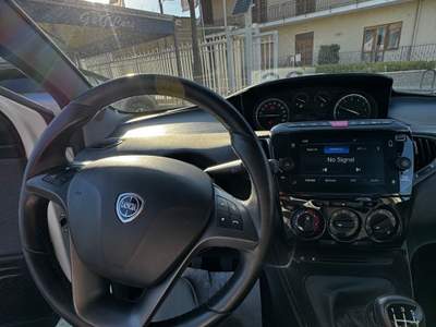 Lancia Ypsilon 5 porte GPL Silver Bianco usata SOMMA VESUVIANA