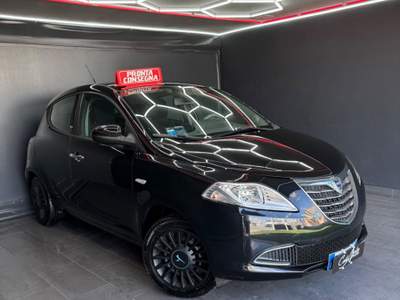 Lancia Ypsilon 1.2 Benzina Platinum 2014 Nero usata Teverola