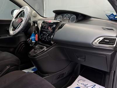 Lancia Ypsilon 1.2 Benzina Platinum 2014 Nero usata Teverola