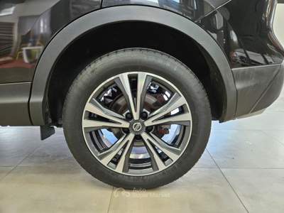 Nissan Qashqai Nissan Qashqai 1.2 Visia 115cv - TETTO PANORAMICO - NEOPATENTATI Nero usata Pistoia