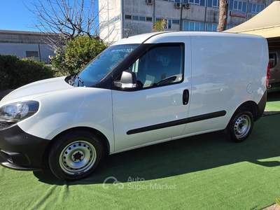Fiat Doblò Doblo Doblò 1.6 MJT 105CV S&S PC-TN Cargo Business Bianco usata Pomezia
