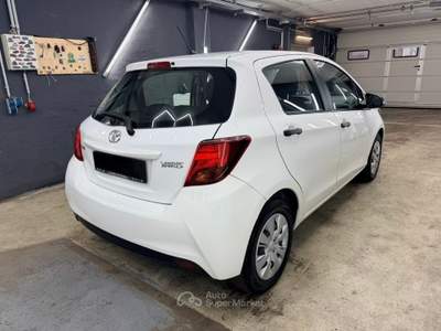 Toyota Yaris TOYOTA YARIS PREZZO VERO Bianco usata Aprilia