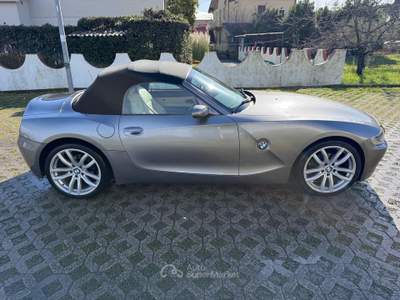 BMW Z4 2.5i cat Roadster Argento usata Carrara