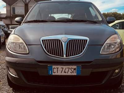 Lancia Ypsilon Multijet 16V Platino Grigio usata Carrara