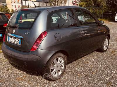Lancia Ypsilon Multijet 16V Platino Grigio usata Carrara
