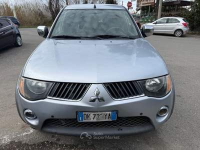 Mitsubishi L200 /136CV Club Cab Invite Argento usata Carrara