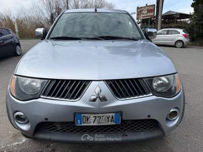 Mitsubishi L200 /136CV Club Cab Invite Argento usata Carrara