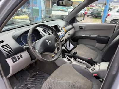 Mitsubishi L200 /136CV Club Cab Invite Argento usata Carrara