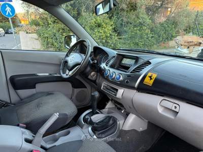 Mitsubishi L200 /136CV Club Cab Invite Argento usata Carrara