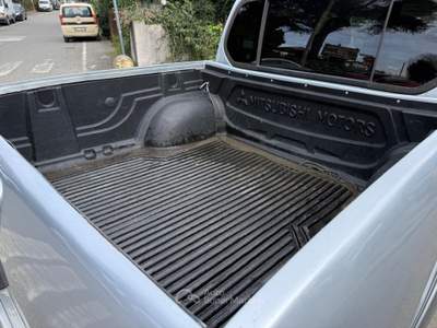 Mitsubishi L200 /136CV Club Cab Invite Argento usata Carrara