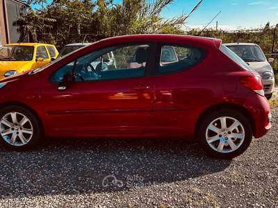 Peugeot 207 3p. XS Rosso usata Carrara