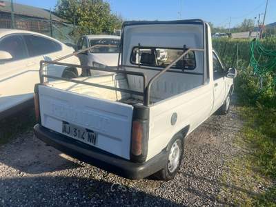 Renault Express 1.9 diesel 2p. Pick-up Bianco usata Carrara