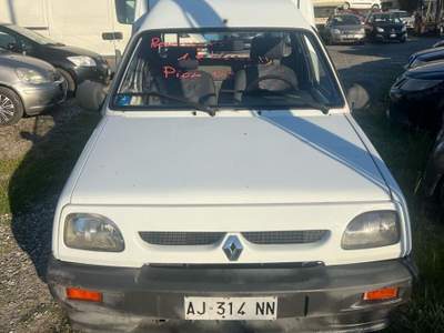Renault Express 1.9 diesel 2p. Pick-up Bianco usata Carrara Renault Express 1.9 diesel 2p. Pick-up Bianco usata Carrara