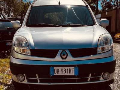 Renault Kangoo /84CV 5p. Pampa Luxe Argento usata Carrara Renault Kangoo /84CV 5p. Pampa Luxe Argento usata Carrara
