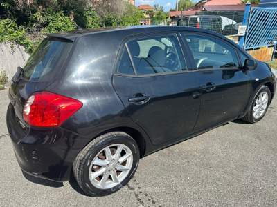 Toyota Auris DPF 5 porte Sol Nero usata Carrara