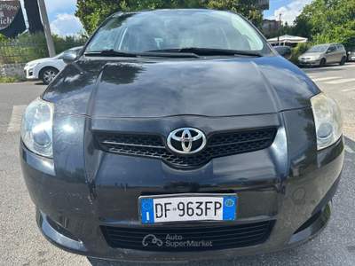 Toyota Auris DPF 5 porte Sol Nero usata Carrara