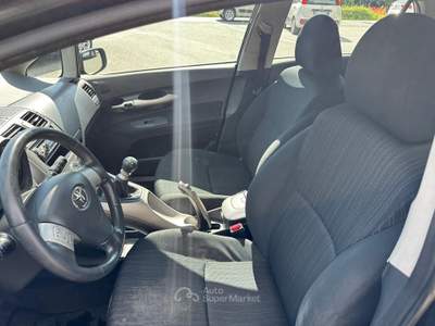 Toyota Auris DPF 5 porte Sol Nero usata Carrara