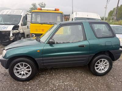 Toyota RAV4 RAV 4 2.0i 16V cat 3 porte Verde usata Carrara