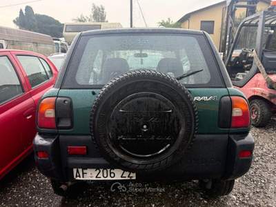 Toyota RAV4 RAV 4 2.0i 16V cat 3 porte Verde usata Carrara