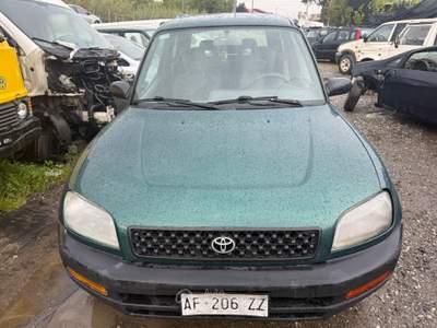 Toyota RAV4 RAV 4 2.0i 16V cat 3 porte Verde usata Carrara