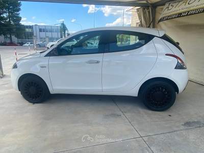 Lancia Ypsilon Ibrida benzina. La city car ideale per te Bianco usata Sulmona