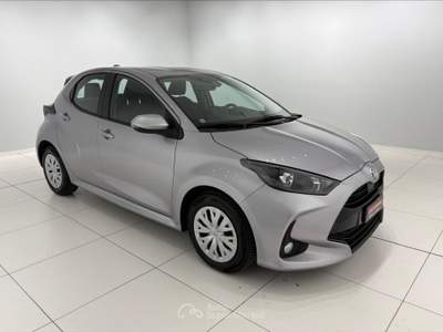 Toyota Yaris Yaris 1.0 active Argento usata Settimo Torinese