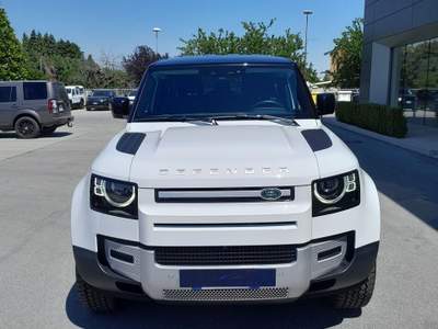 Land Rover Defender 3.0D I6 200 90 SE AWD SOLO 26.000KM Bianco usata Cuneo