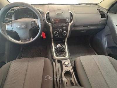 Isuzu D-Max PICK-UP 4x4 DOPPIA CABINA Posti5 Diese usata Montelabbate