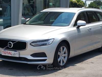 Volvo V90 D4 Geartronic Momentum Argento usata Bassano del Grappa