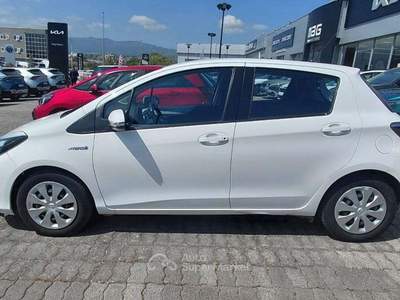 Toyota Yaris Yaris 5p 1.5h Lounge Bianco usata Pianopoli