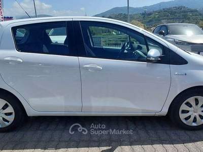 Toyota Yaris Yaris 5p 1.5h Lounge Bianco usata Pianopoli