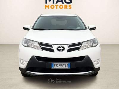 Toyota RAV4 Rav4 2.0 d-4d Active 2wd 124cv mt Bianco usata Pianopoli