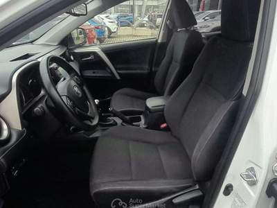 Toyota RAV4 Rav4 2.0 d-4d Active 2wd 124cv mt Bianco usata Pianopoli