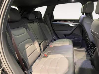 Volkswagen Touareg 3.0TDI V6 231CV DSG 4MOTION R-Line Final Edition Nero usata Ravenna