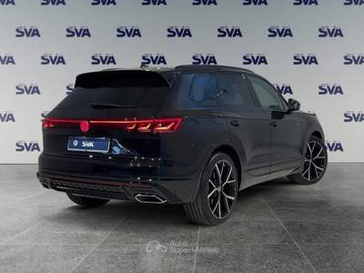 Volkswagen Touareg 3.0TDI V6 231CV DSG 4MOTION R-Line Final Edition Nero usata Ravenna