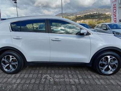 Kia Sportage Sportage IV 2021 1.6 crdi mhev Business Class 2wd 136cv Bianco usata Pianopoli