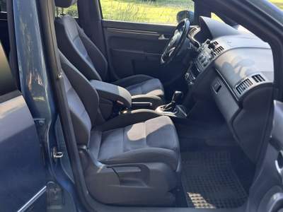 Volkswagen Touran Bassi consumi (20 km x kg./m.) Gancio traino Blu/Azzurro usata Noventa Vicentina