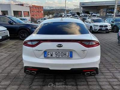 Kia Stinger Stinger 3.3 t-gdi GT awd 366cv auto my18 Bianco usata Pianopoli