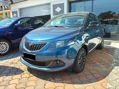 Lancia Ypsilon Ypsilon 1.0 FireFly 5 porte S&S Hybrid Gold Blu/Azzurro usata RENDE