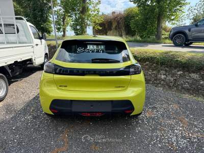 Peugeot 208 Hybrid 110 e-DCS6 Style Giallo usata Massarosa