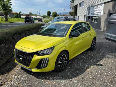Peugeot 208 Hybrid 110 e-DCS6 Style Giallo usata Massarosa