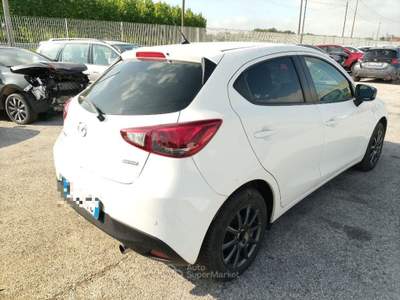 Mazda 2 1.5 105 CV Skyactiv-D Bianco usata Pordenone