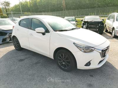 Mazda 2 1.5 105 CV Skyactiv-D Bianco usata Pordenone