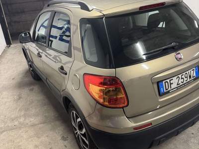 Fiat Sedici 1.6 16v Dynamic 4x4 107cv usata Cologno Monzese