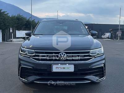 Volkswagen Tiguan VOLKSWAGEN Tiguan 2.0 TDI 200 CV SCR DSG 4MOTION R-Line Grigio usata Bolzano