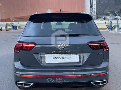 Volkswagen Tiguan VOLKSWAGEN Tiguan 2.0 TDI 200 CV SCR DSG 4MOTION R-Line Grigio usata Bolzano
